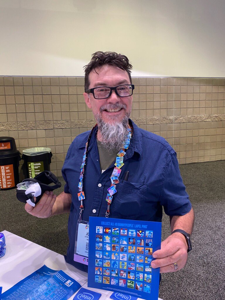 kelleyod22's tweet photo. ⁦@intelhpc⁩ #sc19. Way to go John!   All those Intel BunnyPeople puns look smashing on you! https://t.co/KNw9aJNZyg