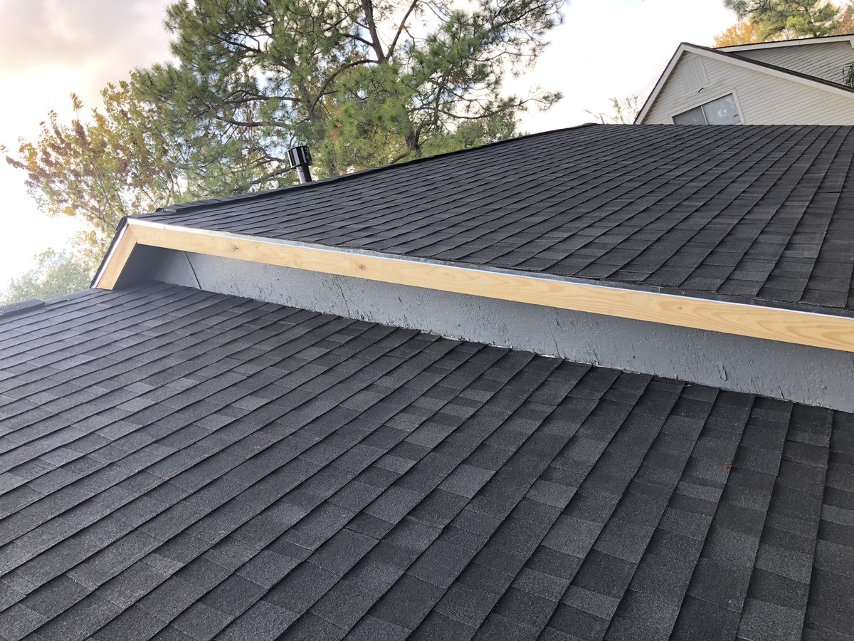 kgmroof's tweet photo. New 30 year Owens Corning Onxy Black shingles + torch + fascia https://t.co/9LPojwVFXp