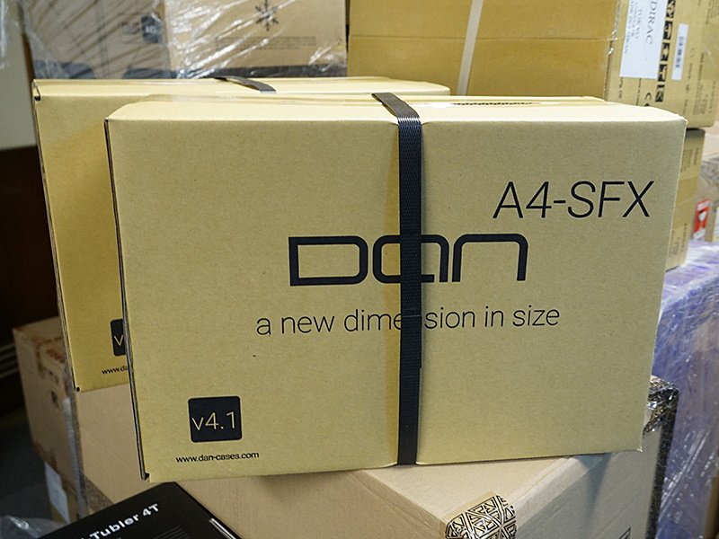 watch_akiba's tweet photo. 更新：DAN Caseの人気小型PCケース「A4-SFX」にPCIe 4.0対応の新モデル 水冷クーラー用ブラケットも発売 https://t.co/7KASWLlPmU #自作PC #DANCase https://t.co/NDpCi9a6Hy