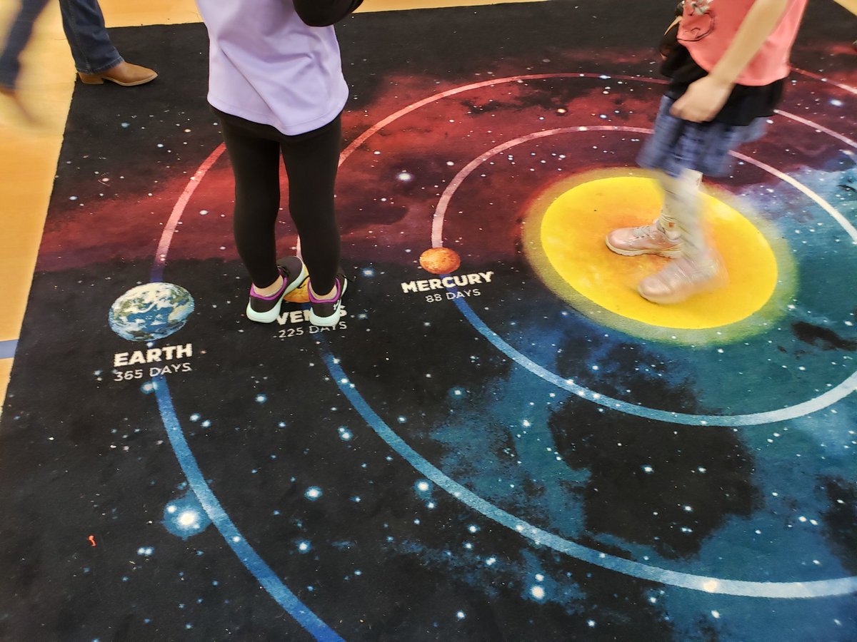 MrsPaden1st's tweet image. We &quot;Uncovered the Universe&quot; today with @COSI!! I had 2 Ss run up to me! &quot;Did you know it takes Mercury 88 days to go around the sun?!?! &amp;amp; the Earth a whole year?!?!?!&quot; &amp;amp; then they ran away to explore a new station! Awesome! @mrsnagaj @AndMpdne @StreetsboroES 💛🚀#rocketexplorers