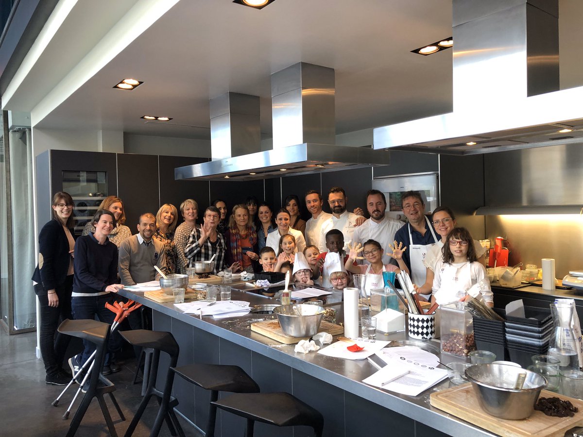 Quel bonheur de partager ce matin cet atelier culinaire avec les enfants accompagnés par <a href="/AssociationKiwi/">Association Kiwi organisation</a> soutenue par les administrateurs <a href="/CE_RhoneAlpes/">PoC via badhacker0x1</a>  kiwi organise des activités et des événements pour les enfants qui luttent contre la douleur, la souffrance, la maladie.