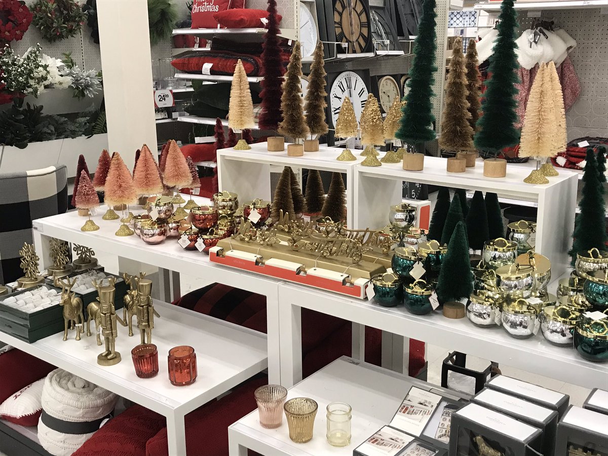 AcaTargetCam's tweet photo. Still looking for all your Holiday Decor? Well look no further than @Target where you can find all the perfect Holiday essentials to make your house the perfect home! #HolidaysBeginHere #dontmissout #T2016 #christmasdecorations #ChristmasIsComing #worksomewhereyoulove https://t.co/IHFDmEAyOk