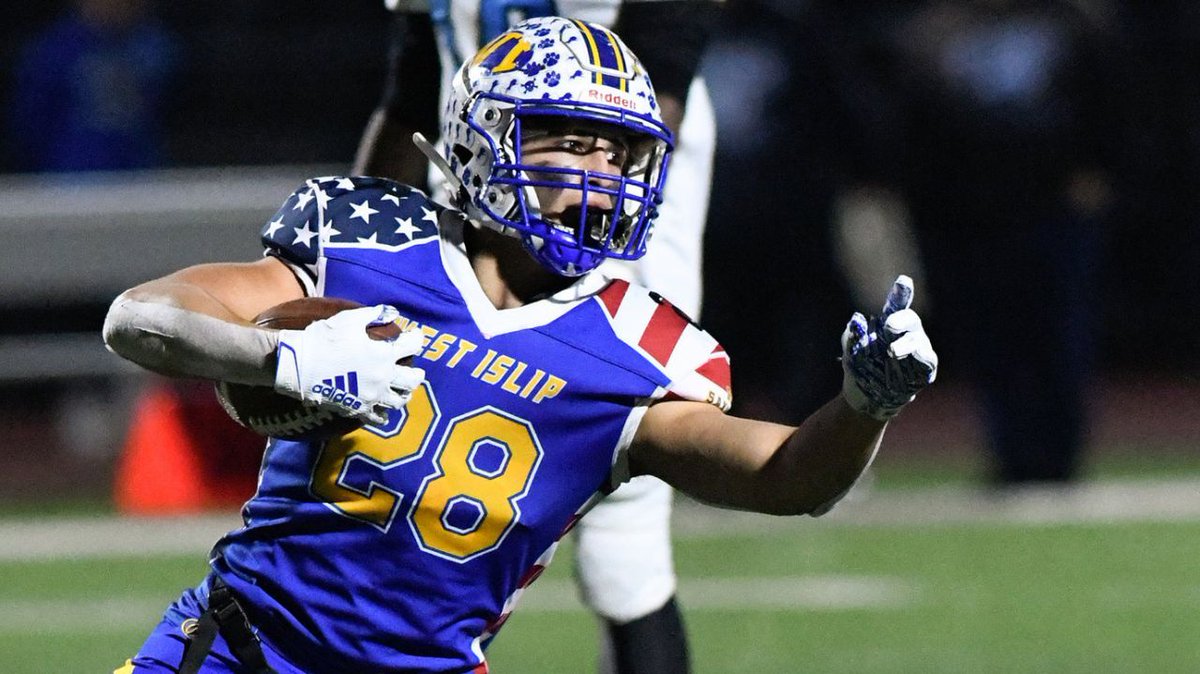 NewsdayHSsports's tweet image. Can West Islip top defending champ Lindenhurst in Suffolk Division II? @Gregg_Sarra previews that matchup and the rest of this weekend's football county championships: nwsdy.li/2pDnsKr