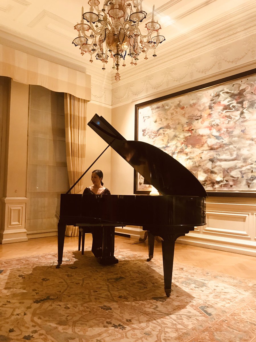 DutchCentre's tweet photo. Thank you #yangyangcai for your enthralling performance. Thank you Ambassador @sjhsmits for your warm hospitality and an big thank you to our generous guest. We hope to see you all next year! #dutchcentre #fundraiser https://t.co/LmGe4DLEJx