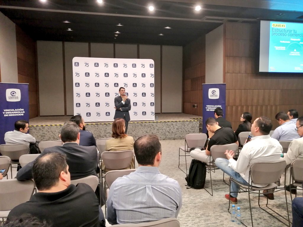 caintra_nl's tweet photo. 3 - Estructurar tu proceso comercial - conocimiento del producto, perfilamiento, prospección, acercamiento, presentación, propuesta, negociación y objeciones, cierre y servicio post-venta. https://t.co/xexfClzQeB