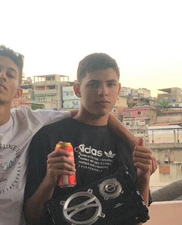 _NaCoFC's tweet photo. TRANSFERÊNCIA 

O clube fechou a contratação do Bundinha. O pivô, @matheusc3012, chega em definitivo para defender as cores do naCo. Já sobre efeito de drogas o craque diz: “Cheguei pra ficar doidão, fazer gol e pegar traveco.” Seja bem-vindo, craque! https://t.co/oqNfcAVq8C