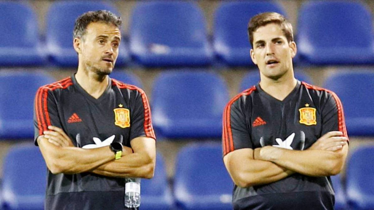 El Primer Palo (@eselprimerpalo) on Twitter photo 2019-11-20 22:49:37 🔴🔴¡EXCLUSIVA LD!🔴🔴 🗣️ @blancopineda Luis Enrique pidió a Moreno que en Islas Feroe jugaran De Gea de portero y Carvajal de lateral derecho. Moreno puso a Kepa y Navas. Esto sentó muy mal a Luis Enrique porque Moreno se saltó la cadena de mando esradio.libertaddigital.com/directo.html 🔴🔴¡EXCLUSIVA LD!🔴🔴 🗣️ @blancopineda Luis Enrique pidió a Moreno que en Islas Feroe jugaran De Gea de portero y Carvajal de lateral derecho. Moreno puso a Kepa y Navas. Esto sentó muy mal a Luis Enrique porque Moreno se saltó la cadena de mando esradio.libertaddigital.com/directo.html