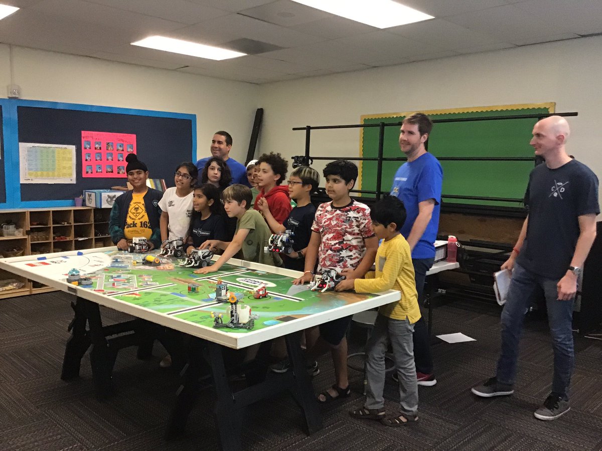 CarawayMstroRet's tweet photo. #CarawayRobotics Great session. Lots of learning. Lots of fun! Thanks to all the volunteers! https://t.co/yudWA8gGAg