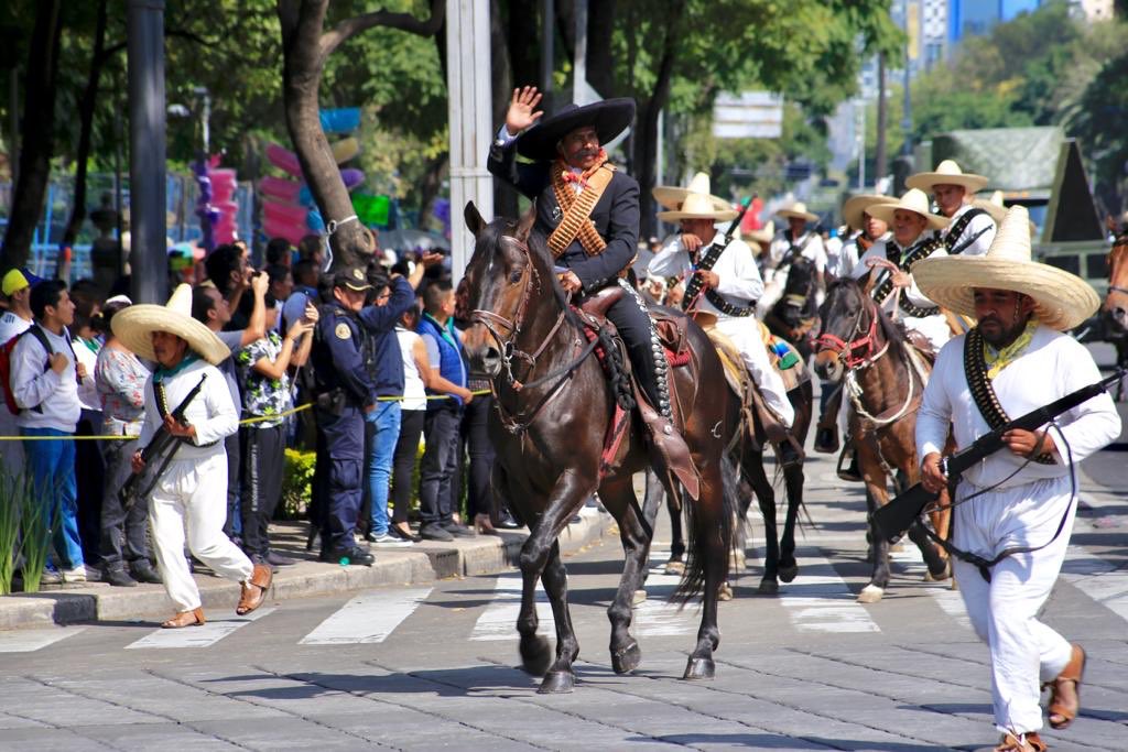 ConmemoracionMX's tweet photo. “¡Tierra y libertad!”
- Emiliano Zapata.

#Desfile histórico conmemorativo de la #RevoluciónMexicana. https://t.co/EzbgCO27tz