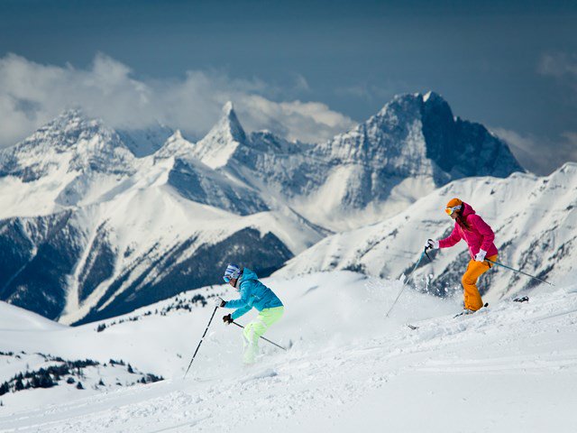 HyattPlaceYYC's tweet photo. Take advantage of the slopes out at Sunshine! Just an hour and a half from the the hotel!
 #Skiing #SkiBanff #Snowboarding #Banff #Sunshine #SunshineVillage #Mountains #CanadianRockies 

https://t.co/dYx6buLpmM https://t.co/JLXnILDVvB
