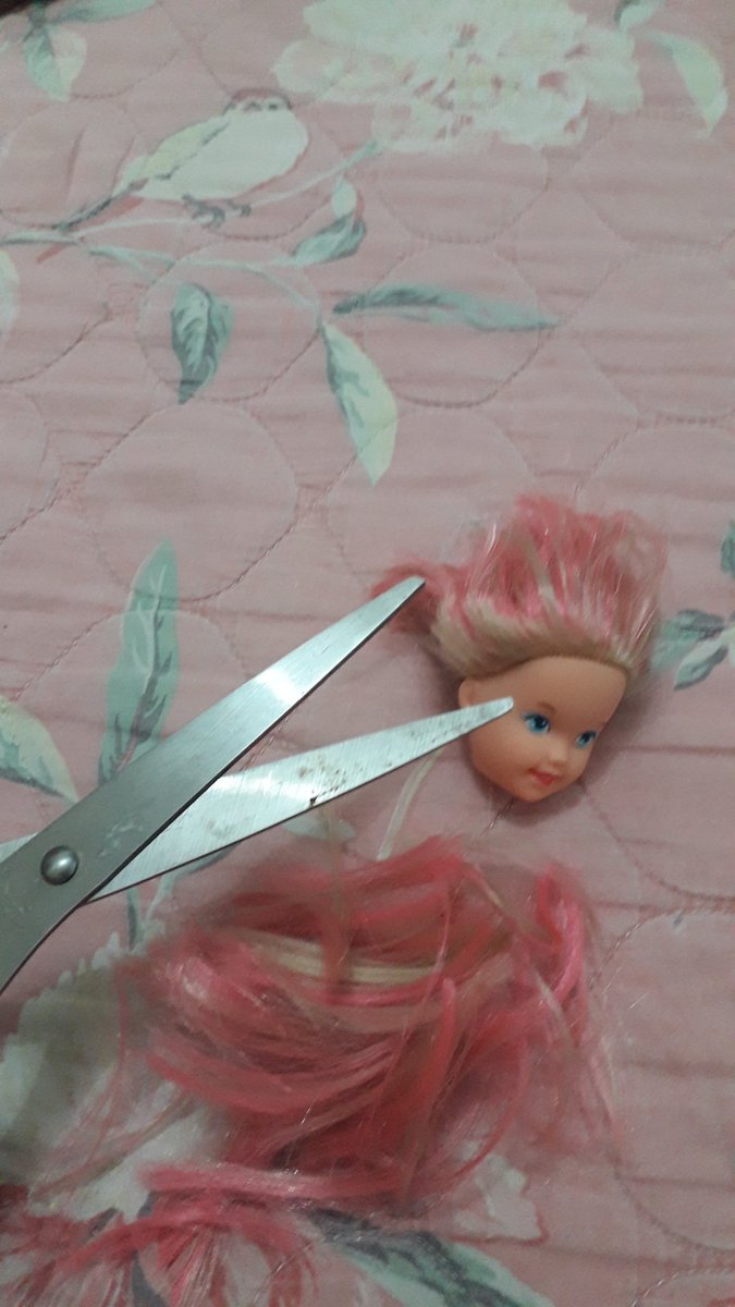 giohamaxexe's tweet image. Sou uma ótima cabeleireira