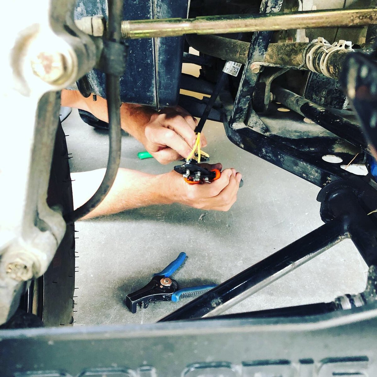 ricksmotor's tweet photo. Don't let a melted connector stop you from riding! Always check before plugging a new part into an old connector &amp; repair if necessary.
.
 #rickselectrics #atv  #4wheeler #quad #fishersatvworld #atvlife  #mudlife #atvriding #4wheeling #motolife #polaris #polarissportman https://t.co/xmZMOjTMUU