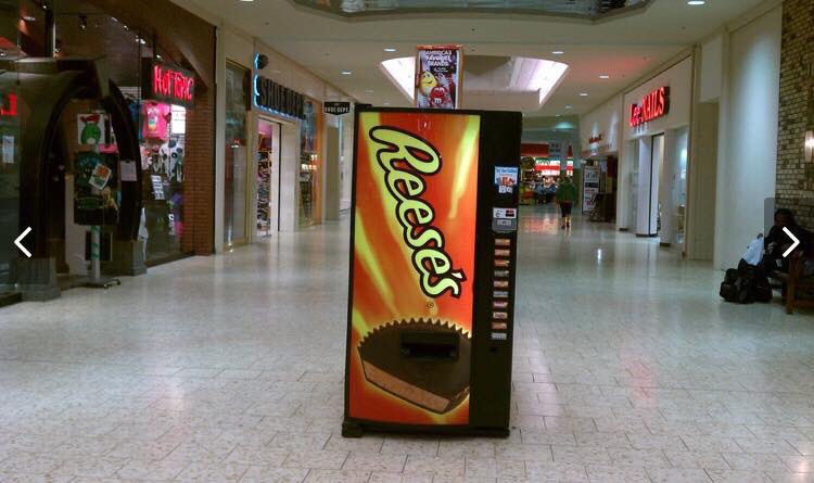 paolamunoz213's tweet photo. Gonna tell my kids this was Mall Of America https://t.co/CE9eefH7Pa