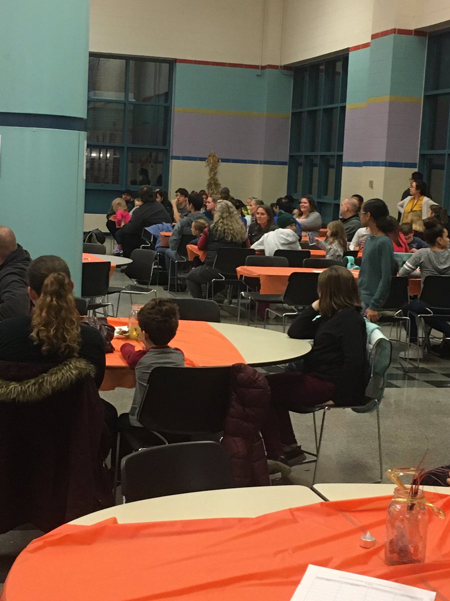 cmsap1's tweet image. CMS Annual Thanksgiving gathering! #gratitude #gosharks #cmsrocks #thanksgiving