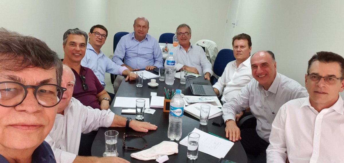 georgetpinheiro's tweet photo. Honrado e Orgulhoso,pela recondução por unanimidade a Presidencia da #UNECS. Agradeço aos Presidentes #ANAMACO, #ABAD ,#ABRAS ,#ABRASEL ,#ALSHOP ,#AFRAC ,#CNDL ,#ABRASCE ,#CACB. https://t.co/vfFGKG3uoo