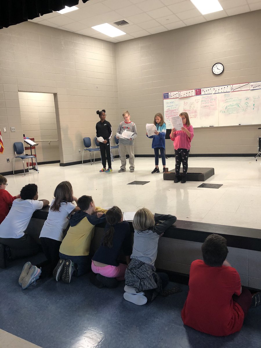 SassyVClass's tweet photo. This week MMIS Drama Llama was awesome! #warriorwit @MMISWarriors https://t.co/hRcpf1x6Od