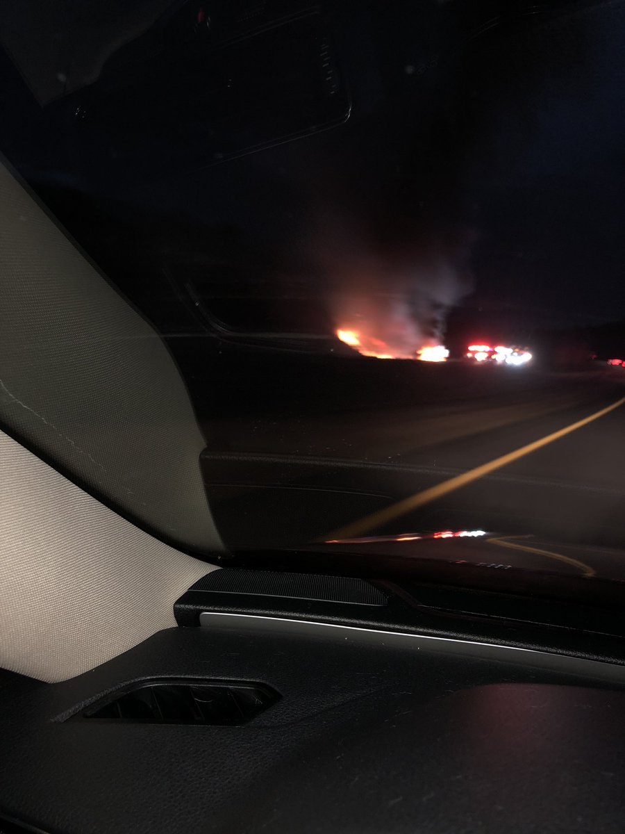 shannonck1's tweet photo. Stay off interstate 40 west between Conway and Menifee https://t.co/hZF4WE68AX
