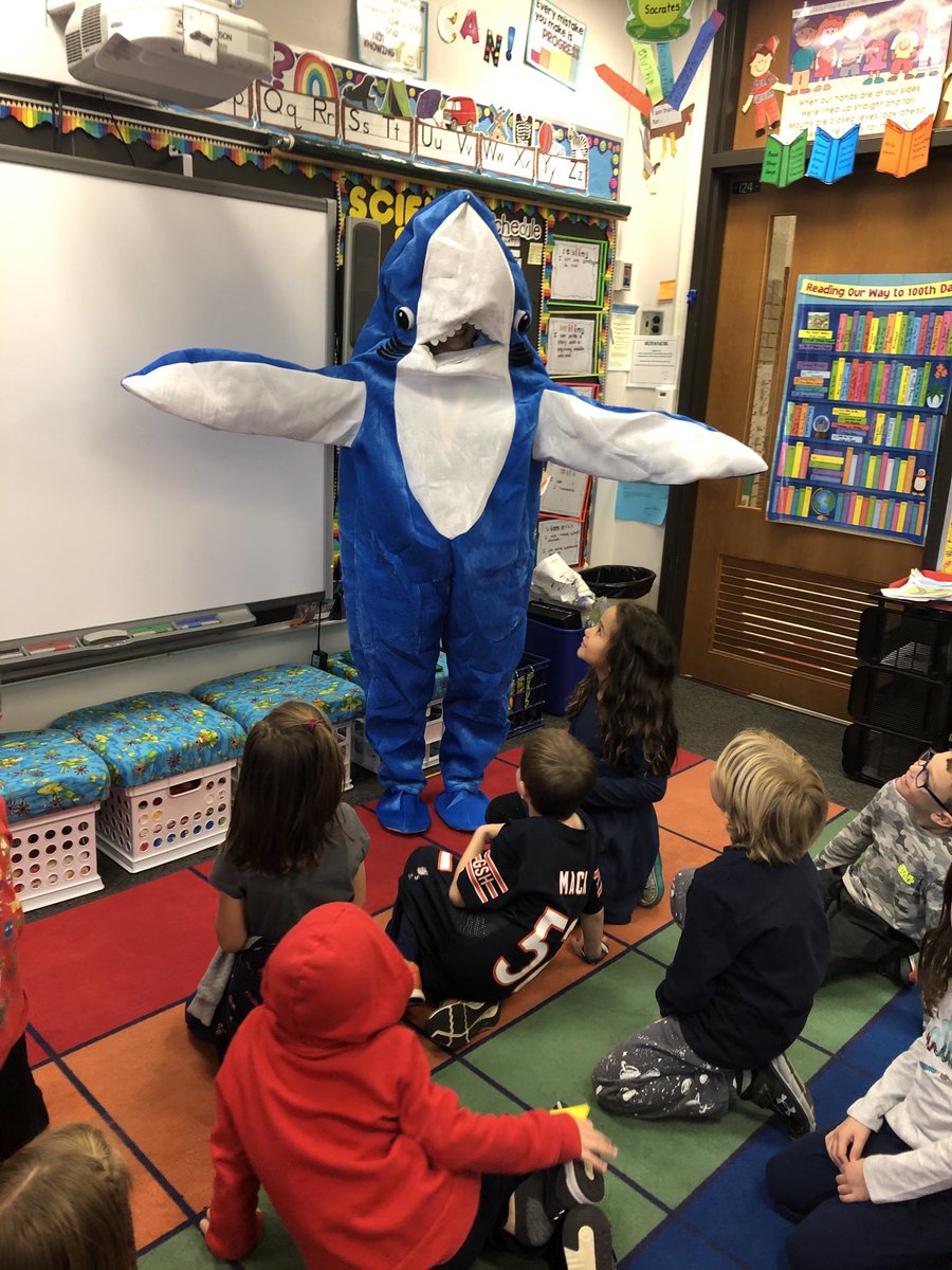 MrsBobowski's tweet photo. Our mystery reader struck again! We worked very hard to use the clues in order to solve the parent’s identity. It was hard, but WE DID IT!!

#engaged64 https://t.co/glPjxGJcGm