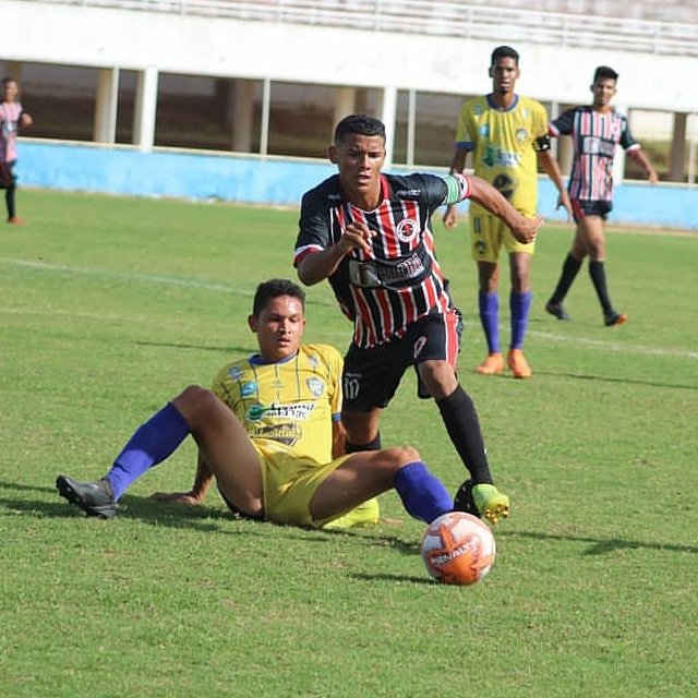 CEForcaELuzRN's tweet photo. RENOVOU ⚡⚡⚡⚡ .

O meia Histone campeão da Segunda Divisão do Estadual com o Time Elétrico e uma das revelações da equipe na categoria Sub-19, renovou seu contrato para a disputa do Campeonato Potiguar de 2020 .

Foto: José Carlos Borges https://t.co/JAvKjMnxwR