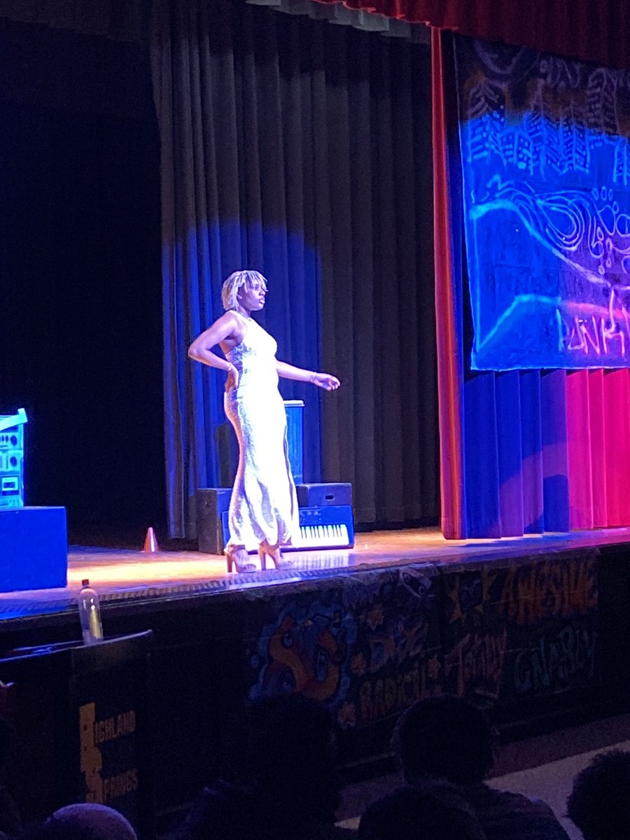 PrincipalDraper's tweet image. Ms. Birdsong provides learning opportunities outside of the classroom! DECA’s 2019 Fashion Show!  All the C’s!!!! 🖤💛🖤💛#CreativeThinker #CriticalThinker #Collaboration #Communication #Citizen #Character