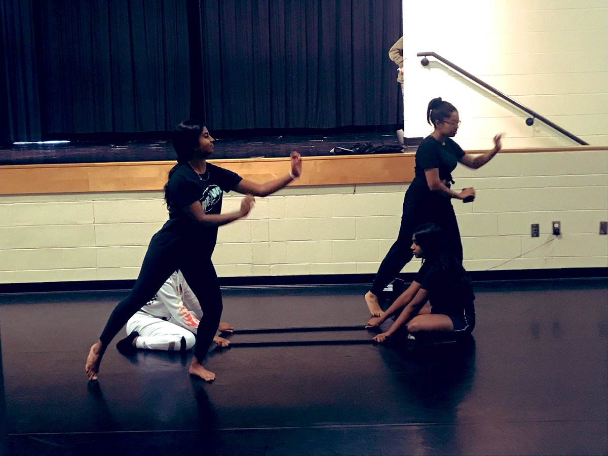 AMitchellpatkau's tweet photo. Ss learning how to dance a specific #folkdance to share with classmates next week! #tinikling #lavolta #bhangra #tarentella #belekawe #danceunitesusall #tradition @fmssarrows @AtheiaGrant https://t.co/AjfbJESnnf
