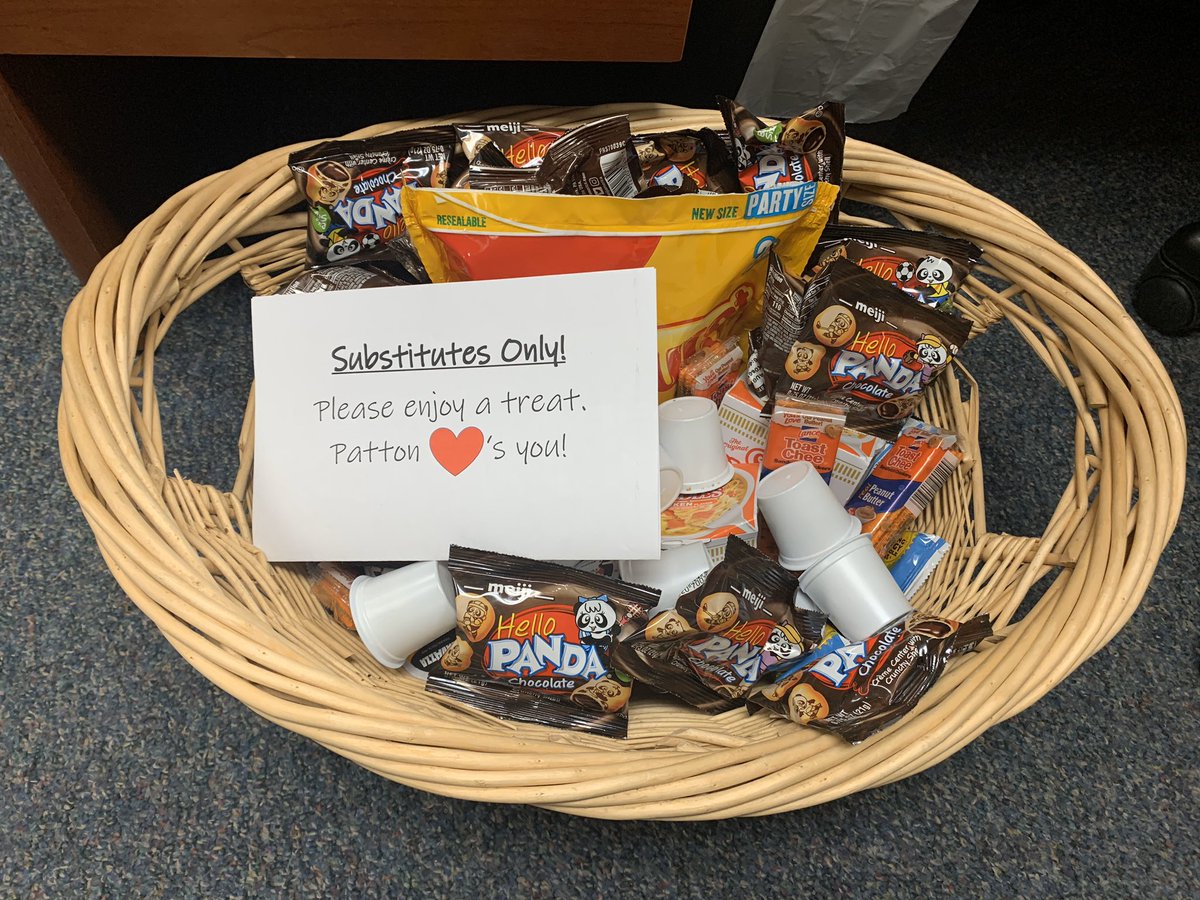 Check out the substitute basket that one of our teachers, Mrs Roberson made to welcome our subs every morning @Patton_Pioneers 💙 #AISDGameChanger @AISDElementary @WeAreAISD @AISDSupt @angela_leu23
