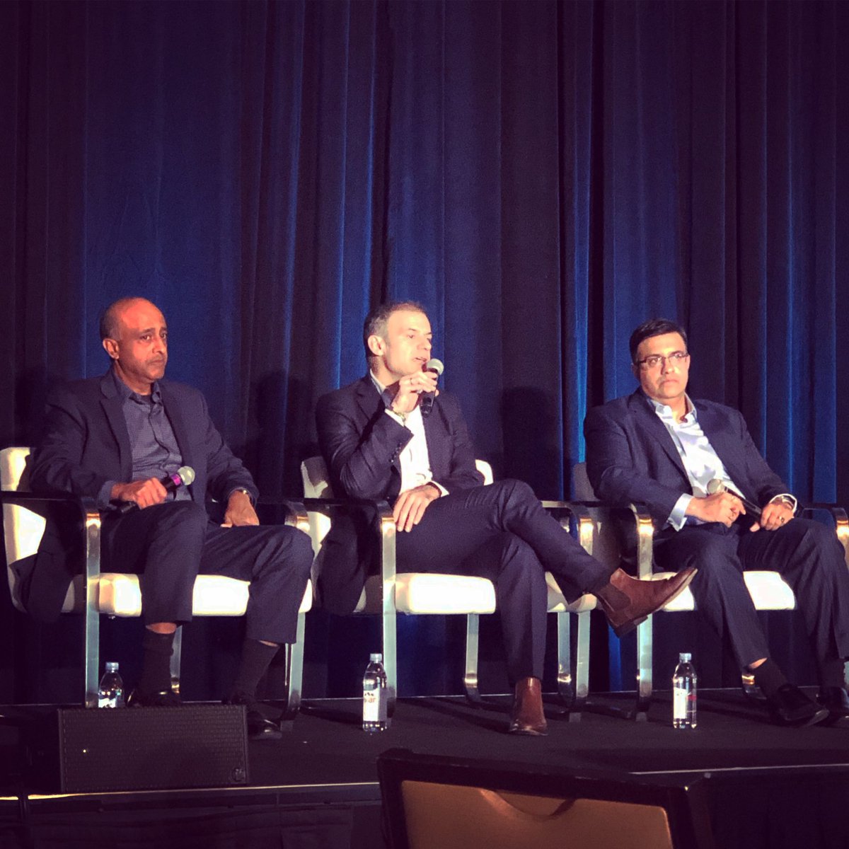 apsfreitas1's tweet photo. @EricssonDigital Carlos Gonzalez mentioned "first #automation and second collaboration" about getting started with #5G at the panel at #MEF19 #enterprise #orchestration #assurance https://t.co/dKGI6b9YzD https://t.co/hhGaD7HEYR