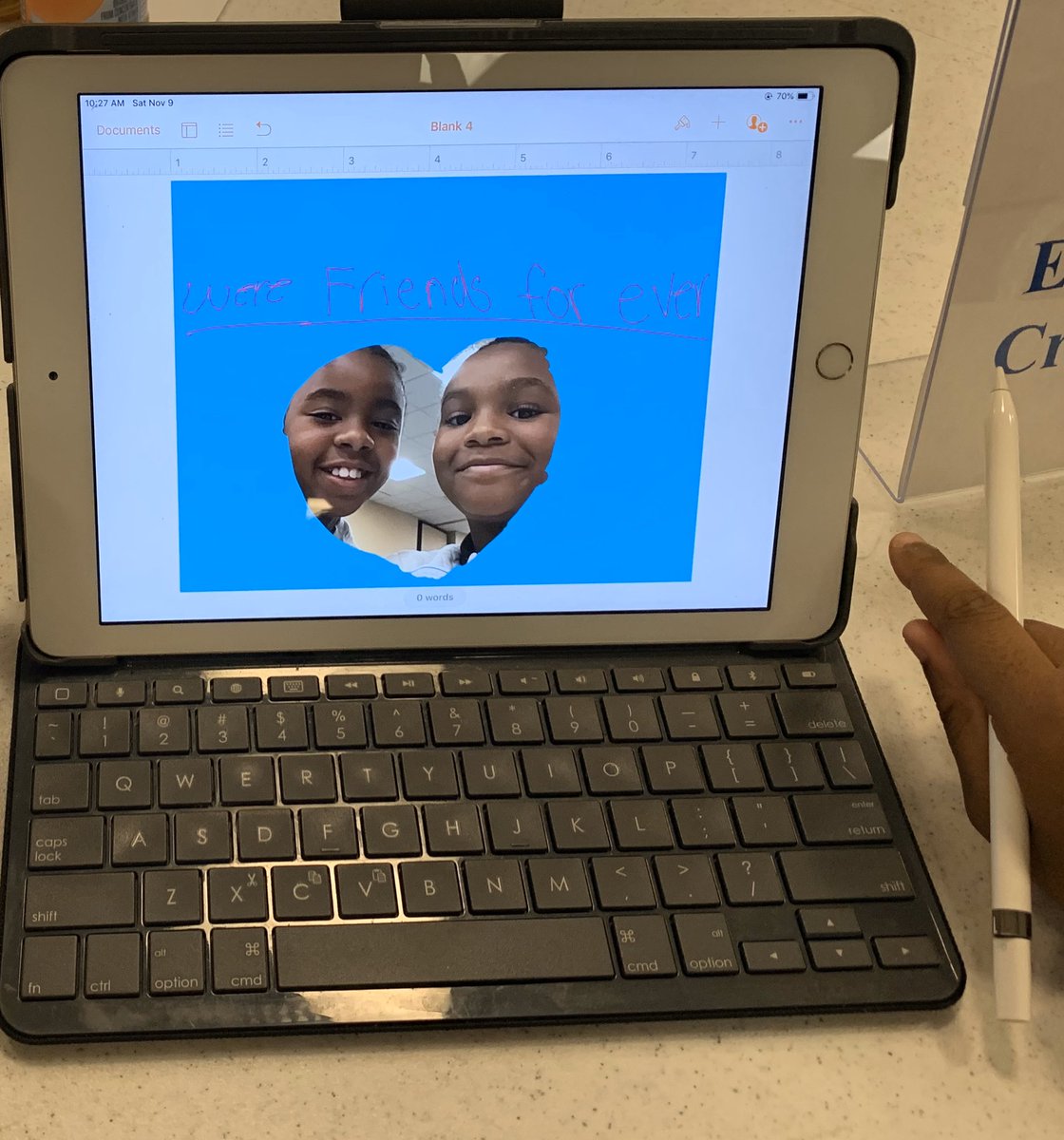 dedicatededuca2's tweet image. These young ladies had fun creating their photo at the #CodingCarnival. They are friends forever! #apple #iPad #girlscancode #tsu #TennesseeStateUniversity
#blackgirlscancode #creativity #fun