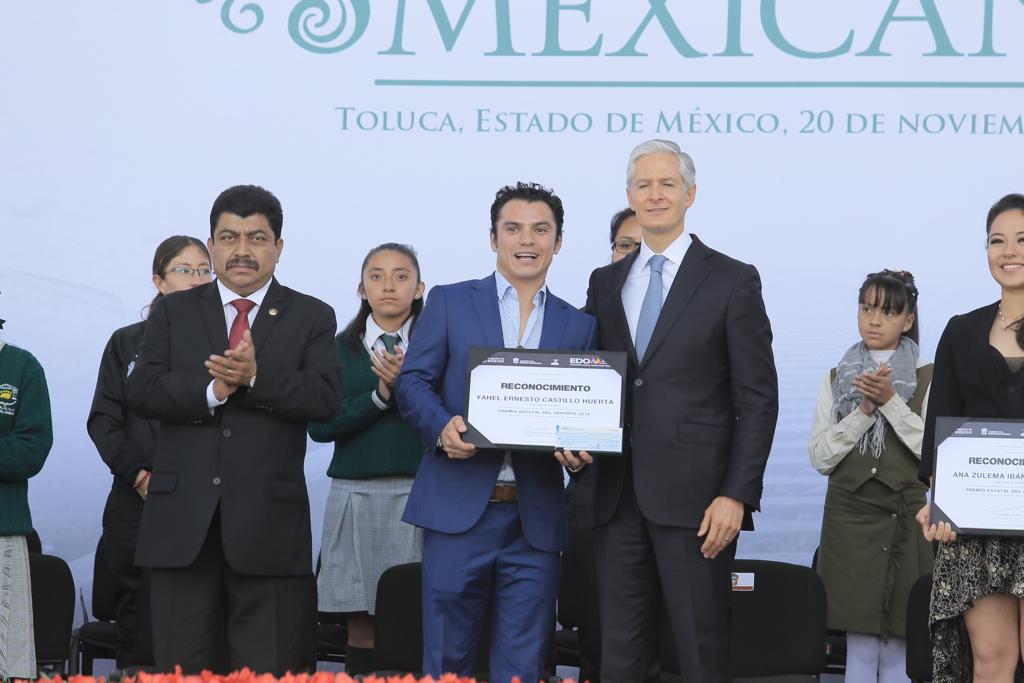 NazarioGm's tweet photo. Como presidente de la mesa directiva de la #LXLegislaturaMexiquense  asistí a la ceremonia conmemorativa por el CIX Aniversario del Inicio de la #RevoluciónMexicana, evento en el que se hizo entrega del Premio Estatal del Deporte, en Toluca. 
#Edoméx https://t.co/Q8BxzykOLz