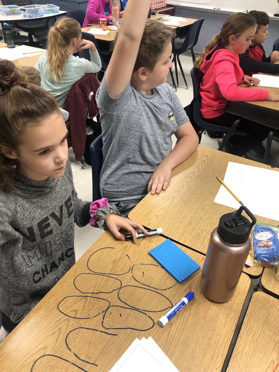mrsbrakeHES's tweet photo. Thanks to the AMAZING @JKelleyMathLF for helping us connect division models to the standard algorithm! Can you come teach my class everyday?! 😉💕 @maxsont https://t.co/BIDpvB3VSi