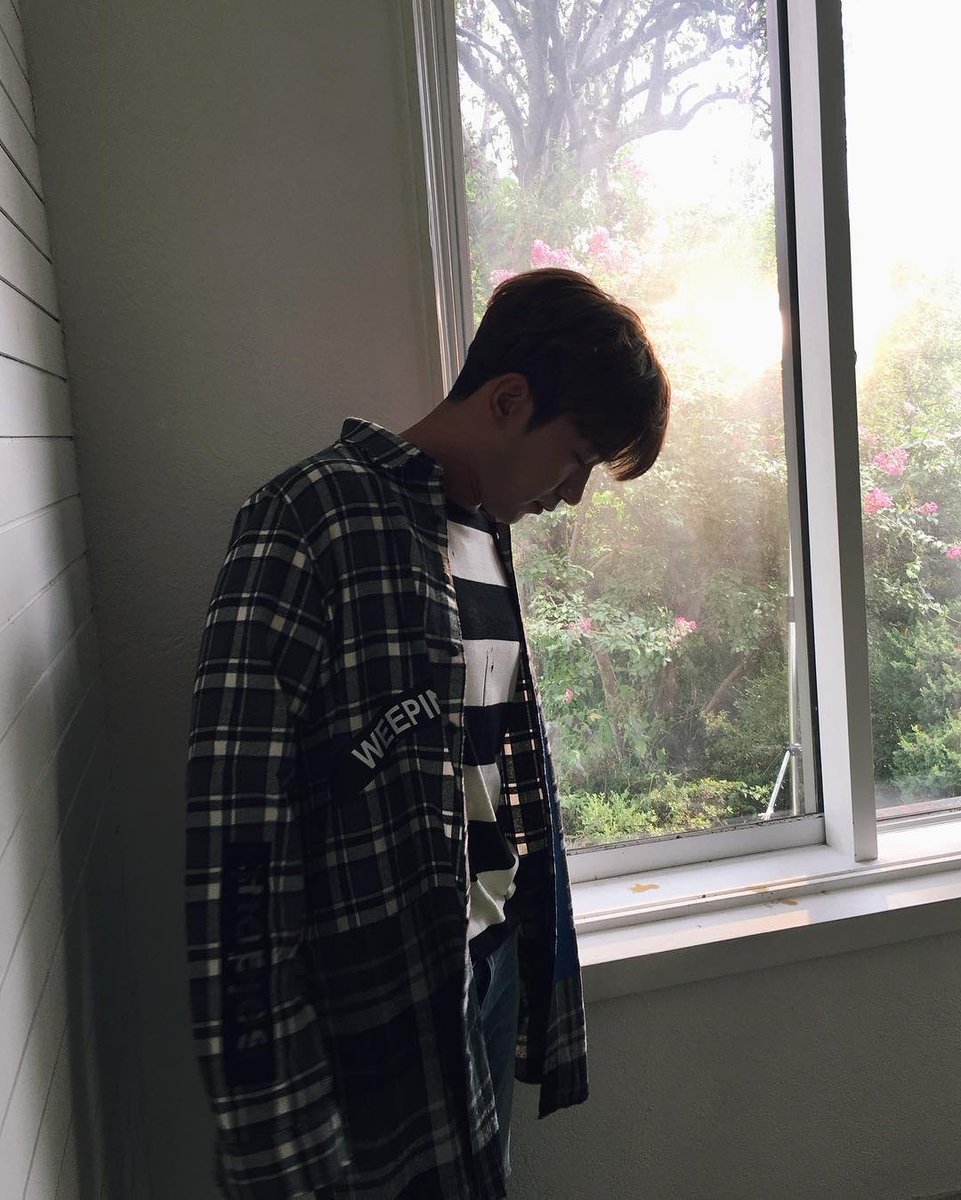 🐺: 문제! 이 세상에 내가 없다고 치자!

🐱: 말도 안되는 소리 하지 말고 밥이나 먹어🍚🥄

🐺: 잉