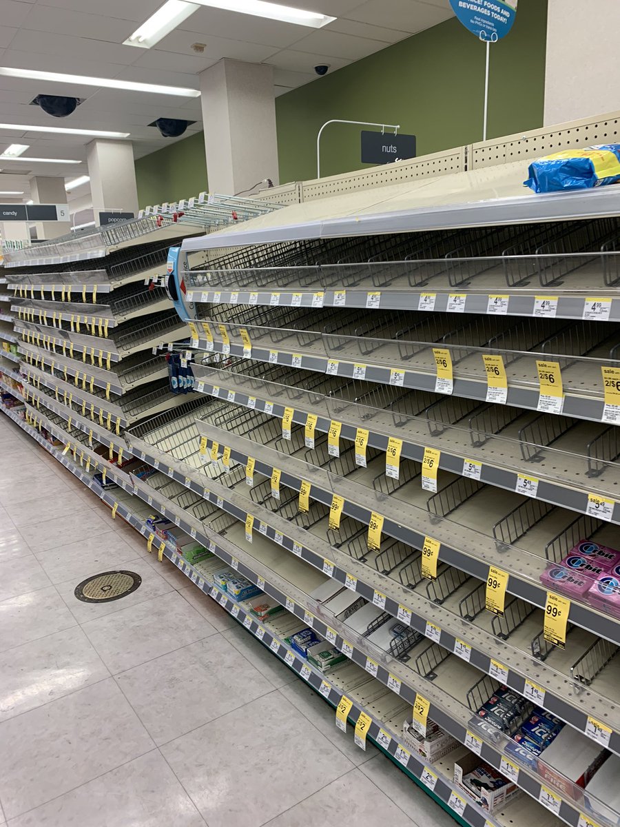 Another sign that Dreamforce is in town #DF19 #outofstock <a href="/Dreamforce/">Dreamforce</a> <a href="/SF_Tweets/">San Francisco Tweets</a> <a href="/onlyinsf/">Only in SF @ 🌁</a> <a href="/SFGate/">SFGATE</a>