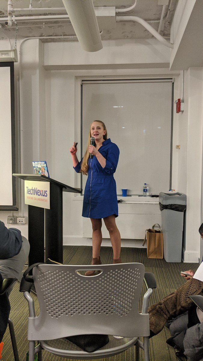 “Authenticity is not needing external approval to feel good about your actions. Embrace your authenticity. Accept what you can’t control.” —Kristen McCabe from <a href="/G2dotcom/">G2</a> #chiHUG
