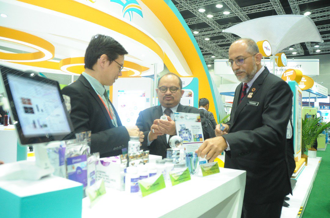 mpob_tweets's tweet photo. Sekitar lawatan YB Datuk Seri Iskandar Mohd Akin, Timbalan Menteri Industri Utama melawat tapak pameran PIPOC2019.
#pipoc2019 https://t.co/i9EnT7A2ne