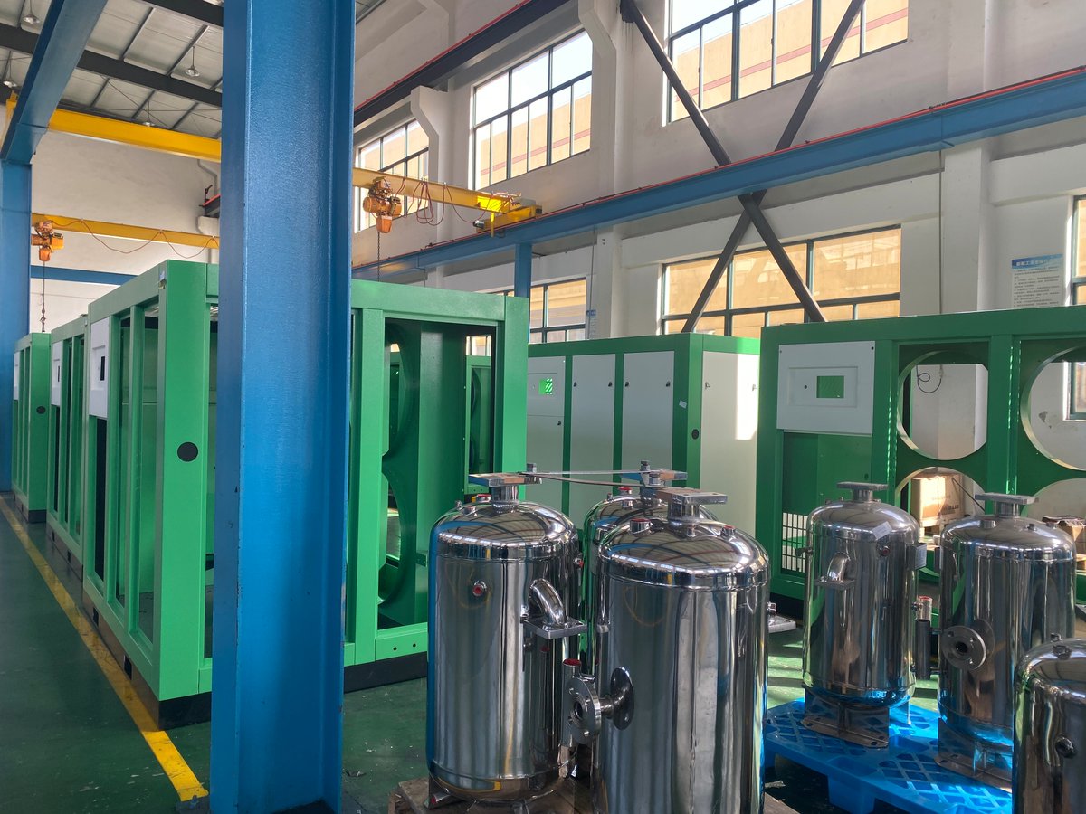 AdamHaiji's tweet image. Bravo! 2 units of 75kw &amp;amp; 6 units of 37kw Oil-free screw air compressors.

Pure air, for clean food, medicine and better life!

Adam Haiji +86 15000 281271

#aircompressor #screwaircompressor #compressorfactory #compressormanufacturer #dehahacompressor #oilfreecompressor