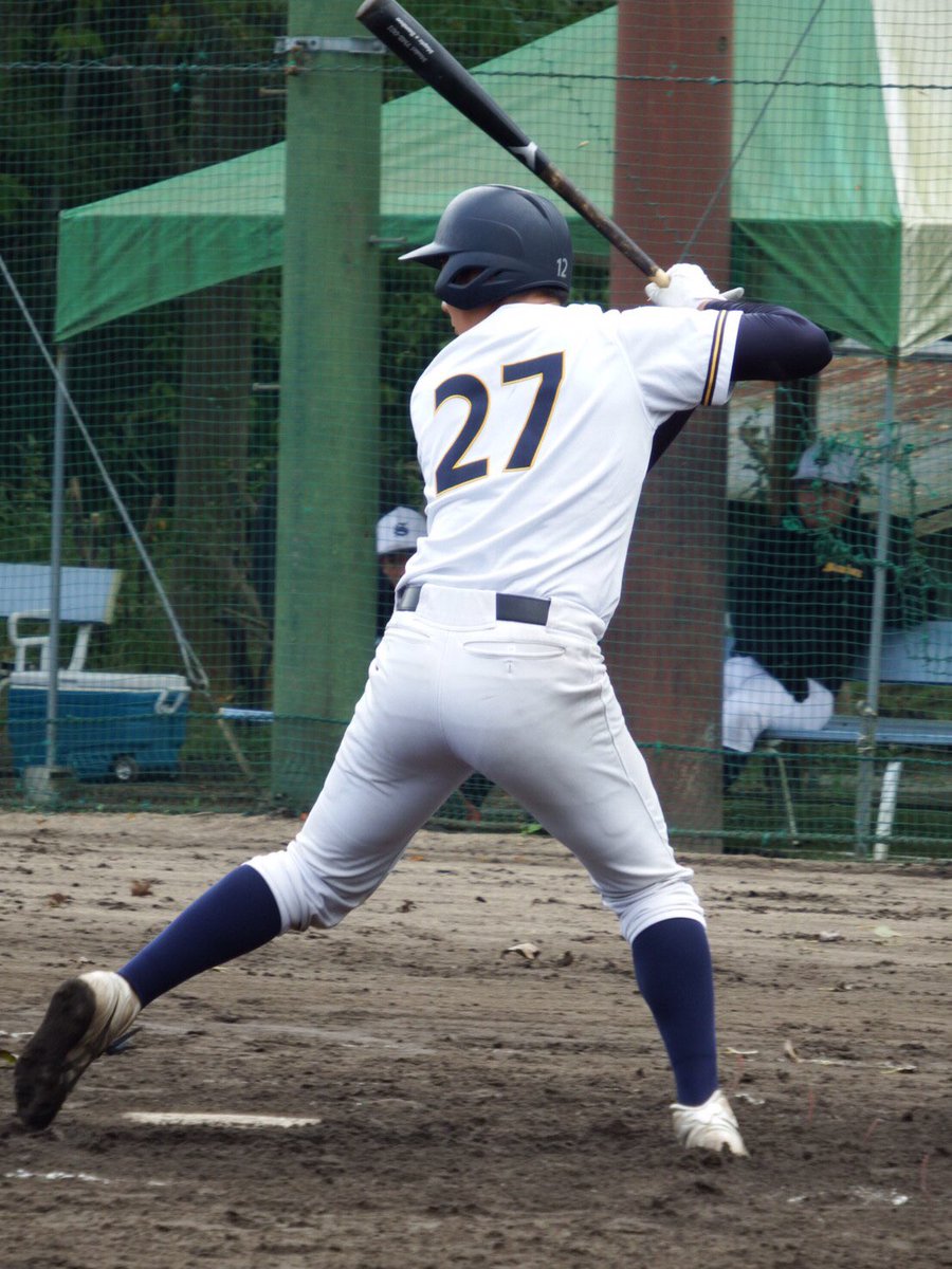 osakasandai_bbc's tweet photo. 来季期待の選手#9
・井本哲平①（倉吉北）捕手 右/右
平日授業の合間、毎日グラウンドに上がるほどの練習熱心なルーキー。181cmは捕手陣でNO.1。打って守れる捕手を目指す。 https://t.co/pyoppE3MgA
