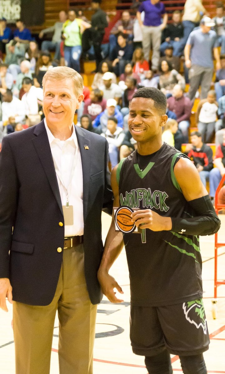 L_HouseClassic's tweet photo. 9 days and counting!!
Hitting 9 3's in a game will earn you an MVP. Back in 2016, Cordova versus Jemison - Tyler Harris did just that...dropped 9️⃣ 3's on just 13 attempts. Records are made to be broken though. Will it go down this year? #ComeAndCheckItOut #TopTalent https://t.co/3i5jOcbNYr