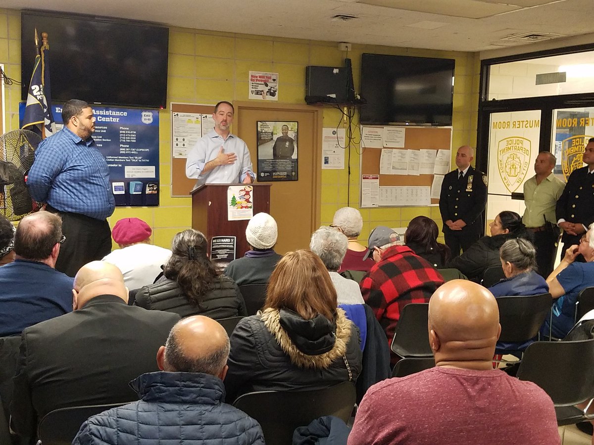NYPD23Pct's tweet photo. Our Community Council is a living, interactive newsletter. Thank you to all came tonight for their crime news, event calendar, and menu of #EastHarlem resources. And thank you to our wonderful presenters- @unionsettlement @DianaAyalaNYC @ManhattanCB11 https://t.co/QoSiGyPdm2