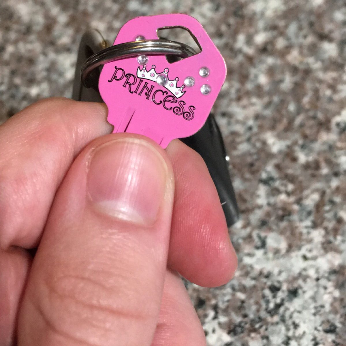 LudwigAhgren's tweet photo. here’s the key they gave me for my P.O. Box

Here’s the address if you wanna send something 

PO BOX 9939
Brea, CA 92822 https://t.co/pMU5NSaYCr