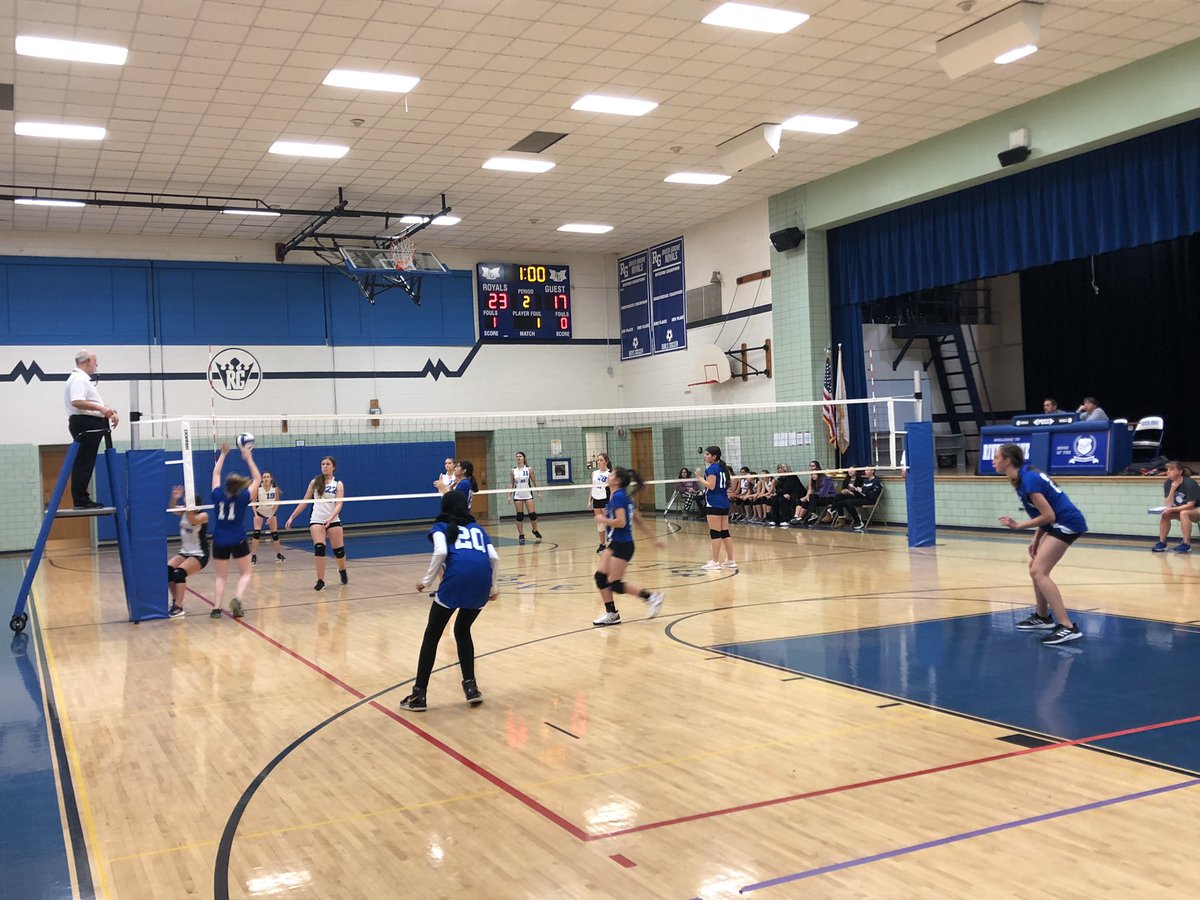 rivergrove85_5's tweet photo. Congrats to both the #rgroyals 7th and 8th grade teams on winning the Blue Division! Here are the 7th graders clinching tonight. Great games and a lot of fun! #WeAreRG! https://t.co/vbYJ78vYyF