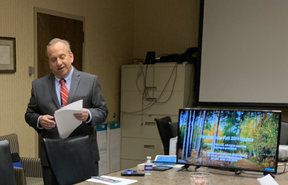 SimplePlusLLC's tweet image. I was blessed with the opportunity to present our SimpleWellness and SimpleMedia products to a large healthcare organization recently. Thanks to Bill Trojan our Sales Manager for accompanying me and taking some pictures as he doubles as our photo expert 🙂