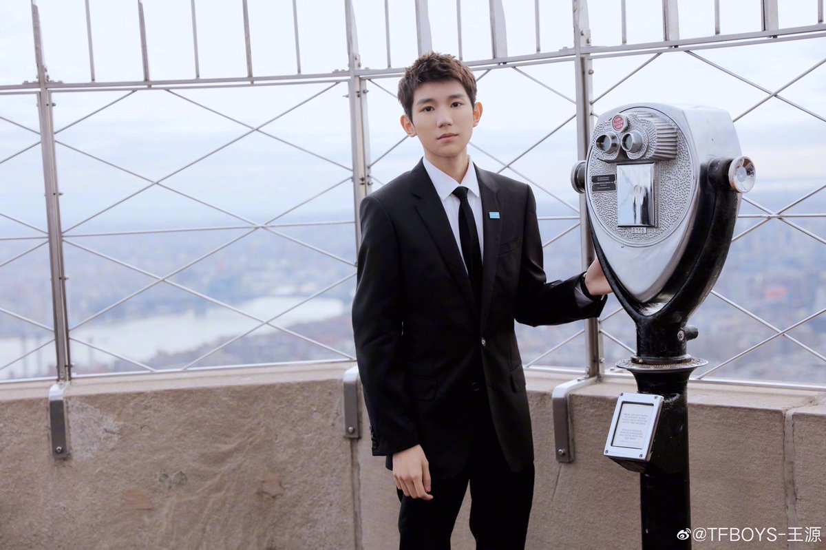 AllForRoyWang's tweet photo. #王源 #roywang #wangyuan #tfboys #music #singer #cpop #china 
（2/2）王源微博更新：
在世界儿童日这天再来到联合国，有熟悉也有陌生。第一次用中文在联合国发言，内心澎湃非常。儿童的未来需要我们携手共创，我的脚步不会停下。@UNICEF 
#worldchildrensday #unicef #newyork #unitednations https://t.co/Pydx6mqDKi
