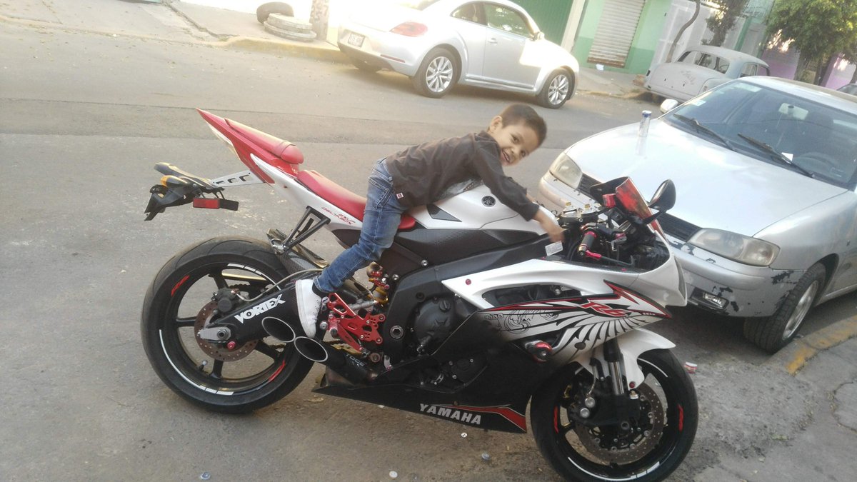 erickmorbe's tweet image. 