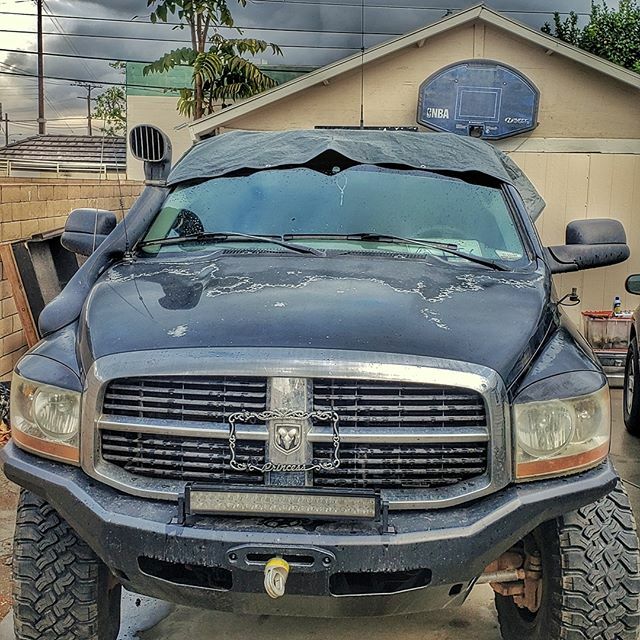 Blk_Wgn's tweet photo. It never rains in California until the sun roof gets stuck. #InNeverRainsInSouthernCalifornia
.
.
.
.
#BlkWgn #goexploreusa #Falkenspotting #americanadventurist #falkenoverlandtrip #falkenwildpeak #california #rain #itneverrainsinla #fcaalltheway #mercen… https://t.co/83vLqjWTK4 https://t.co/wnDCGZGCPK