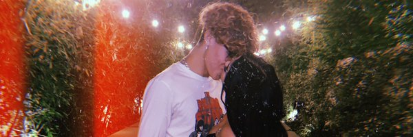 Rose56979057's tweet photo. Cannot believe they've been together for 1 month now...i know i'm late but still!!!! I'm so happy for you dani @DanielleCohn555 @ethanfairr cause you guys make eachother happy you make me happy everytime i watch your videos and the pranks also. Happy 1 month guys! <3 <3 lysmmm <3 https://t.co/rJ00awOjhM