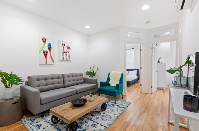 AlephLiving's tweet photo. Aleph interior designers make it easy to take it easy.

Imagine :
✓ free weekly cleaning
✓ utilities
✓ laundry and laundry essentials
✓ shared goods like cleaning materials
.
#coliving #colivingspace #house #aleph #alephliving #brooklyn #nyc
https://t.co/dDupdf977i https://t.co/djZMZy4I0w
