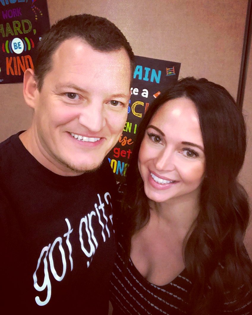 VanessaP_CCSD's tweet image. Another day growing our professional capacity as educators at Piggott E.S. Thanks @DavidHudzick for the warm welcome! Instructional rounds are such a powerful tool to spark reflection and conversation #stopcollaborateandlisten #wearebettertogether #reflectioniskey #talkitout