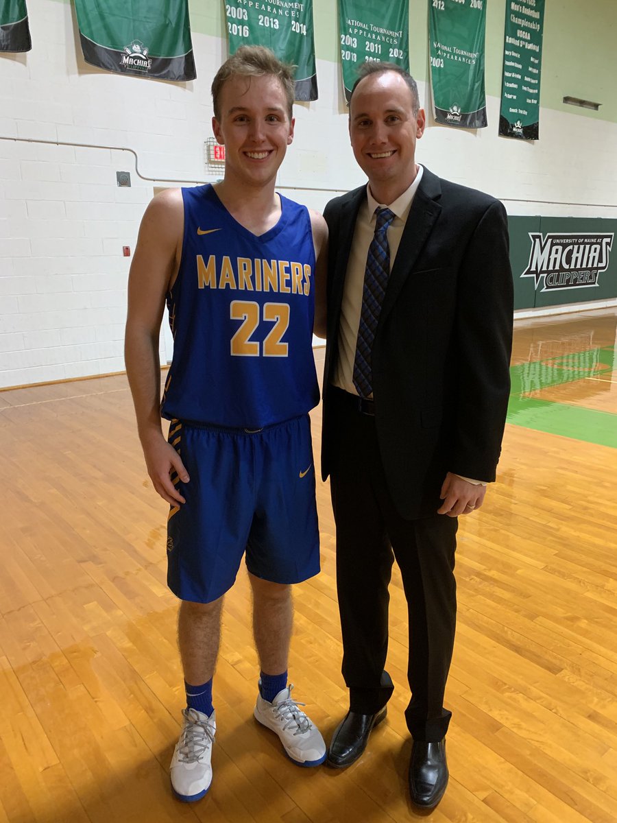 dmcneely15's tweet image. Great road win tonight by the guys! Very proud of ⁦@NDePatsy22⁩  for scoring his 1,000th career point as well! #WePlayOurWay