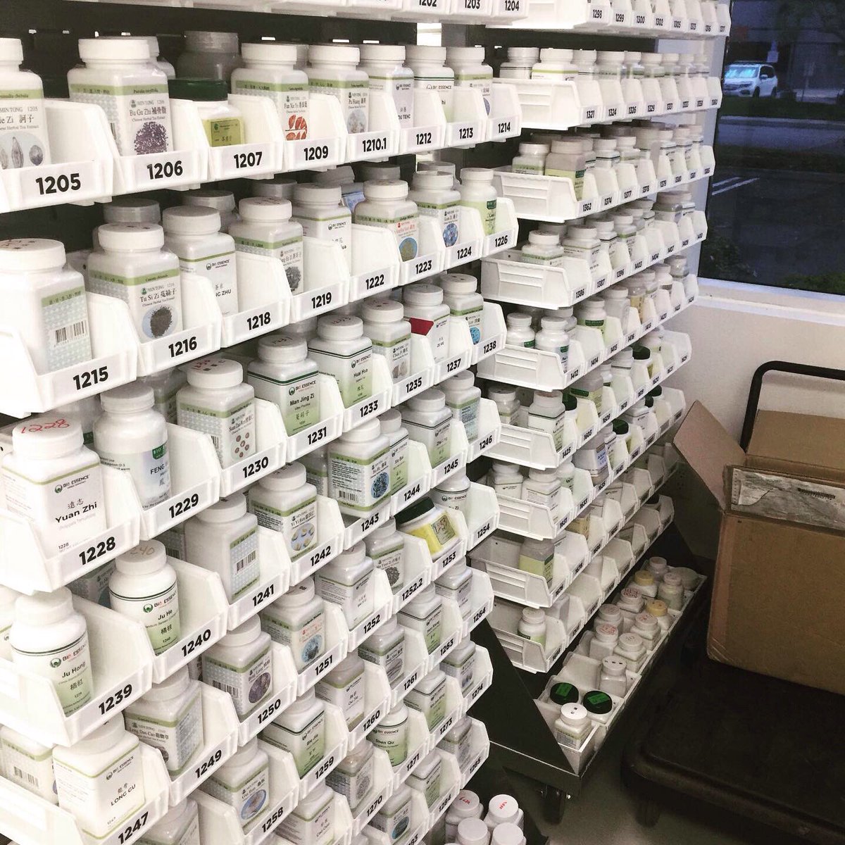 EssenceBio's tweet image. Happy Wednesday evening! Today our techs were doing some formulations for customers ☺️We enjoy all the formulations our practitioners and our team creates!!
#bioessencehealthscience #btswednesday #customformulation #tcmherbs #supplements #helpingphysicians #irvine