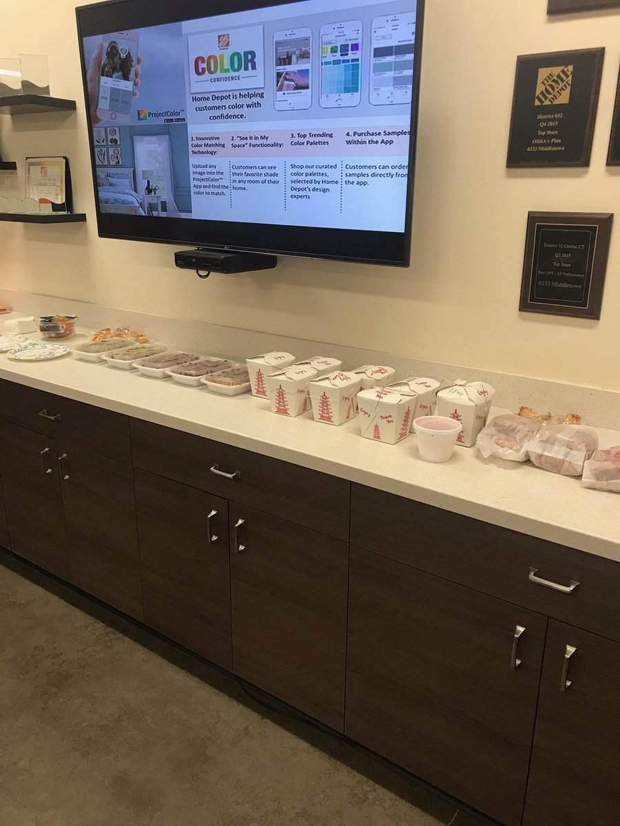 HD6233's tweet photo. Freight appreciation with late night same page, dh support and lots of chinese food. #Epic33 recognizing our awesome team for what they do every day @ShayThomasTHD @DianeRaymond26 @kwoolleyjr #hdfreight2019 https://t.co/4XJwGwbGVW